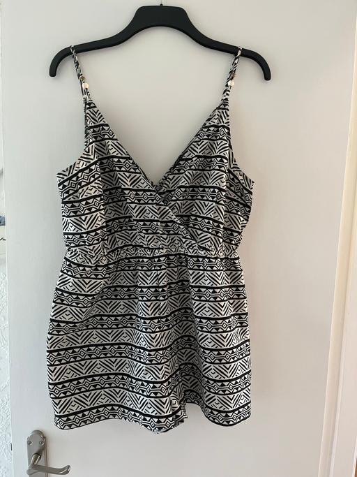 Buy & Sell Ettingshall Park Wolverhampton - Photos for NEW LOOK PLAYSUIT
