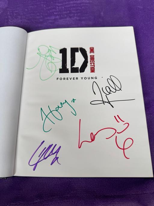 Buy & Sell Cannock Cannock Chase - Photos for One Direction Signed Book #2