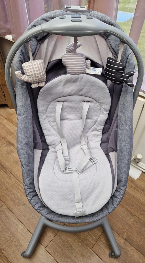 Buy & Sell Becontree East London - Photos for Chicco Baby Hug Air 4-in-1 in Titanium