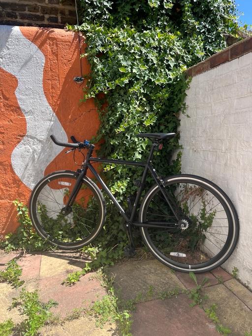 Buy & Sell Peckham South East London - Photos for Sleek single-speed black bicycle
