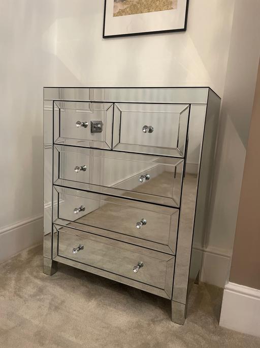 Buy & Sell South Croydon Croydon - Photos for Mirrored Chest of Drawers