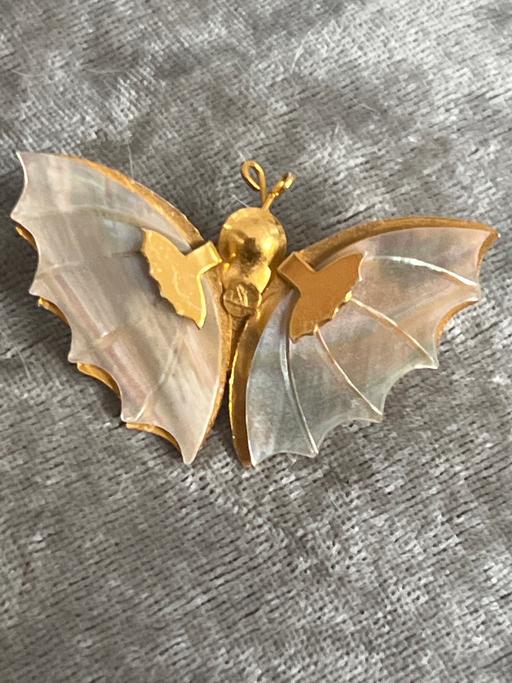 Buy & Sell Brighton Brighton - Photos for Beautiful mother of pearl butterfly brooch