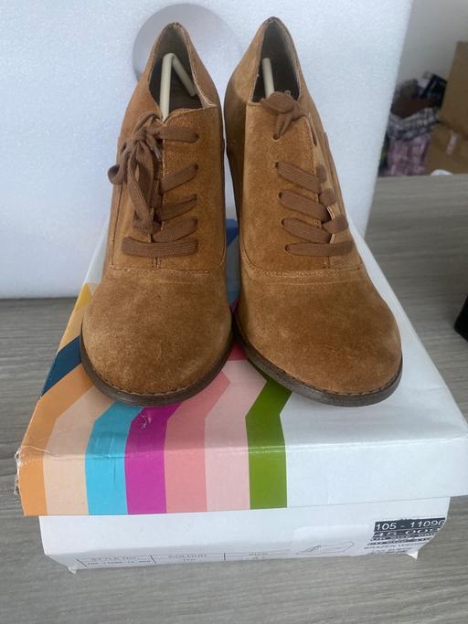 Buy & Sell Enfield Town Centre Enfield - Photos for Brazen wedge