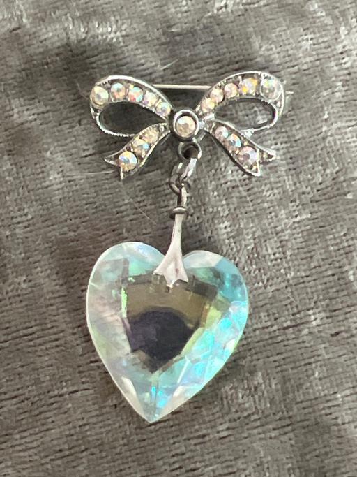 Buy & Sell Brighton Brighton - Photos for Lovely vintage crystal heart brooch