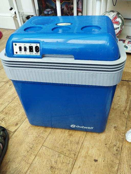 Buy & Sell West Bromwich Sandwell - Photos for Outwell electric coolbox 24litre 12/240v