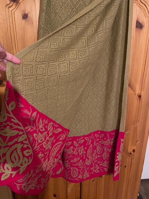Buy & Sell Carlton Gedling - Photos for Women winter wear Kashmiri scarf
