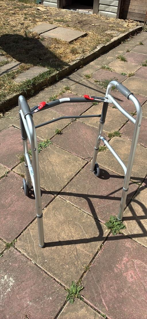 Buy & Sell South Hornchurch East London - Photos for Fold up walking frame