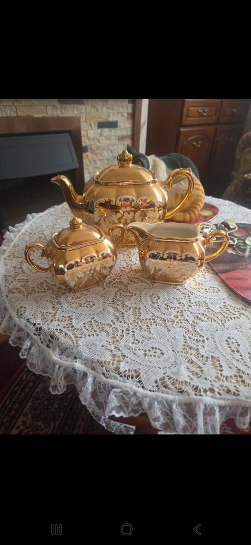 Buy & Sell Bilston Wolverhampton - Photos for Sadler Gold coloured tea set