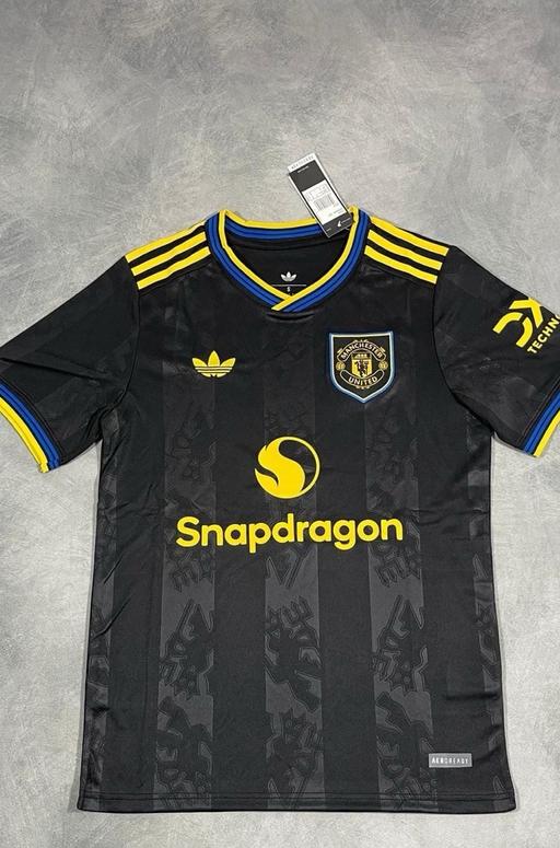 Buy & Sell Chadderton Oldham - Photos for Manchester United Kit