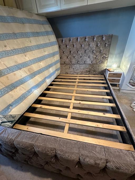 Buy & Sell Stairfoot Barnsley - Photos for Velvet double bed