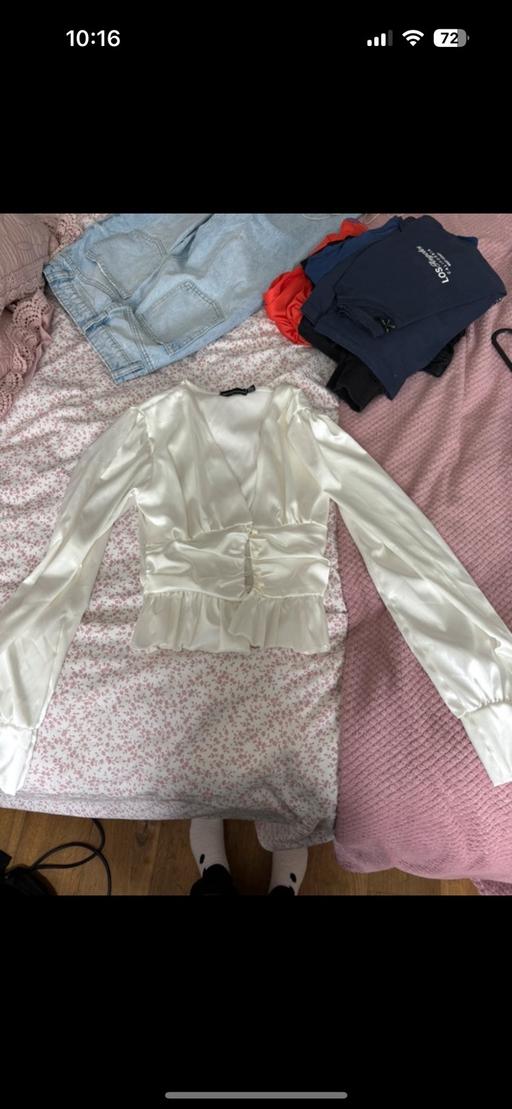 Buy & Sell Stoke Hill Exeter - Photos for White satin low neck button top