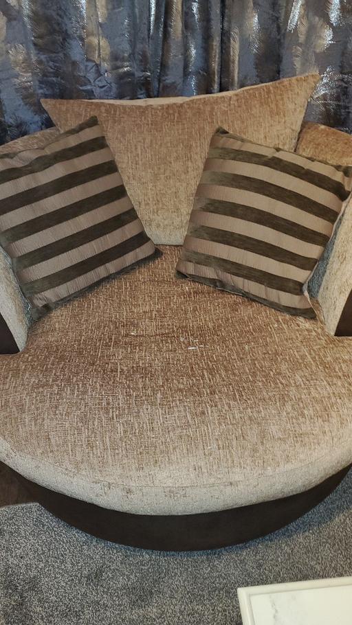 Buy & Sell Kings Heath Birmingham - Photos for Swivel cuddle chair in very good condition