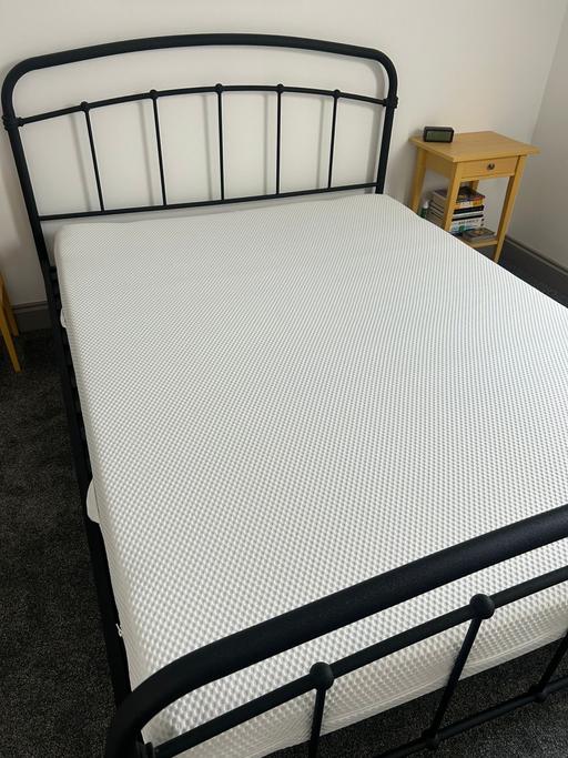 Buy & Sell Maltby Le Marsh East Lindsey - Photos for Dunelm Double Bed with Ikea Matress