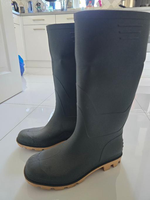 Buy & Sell Oxley Wolverhampton - Photos for Wellington boots