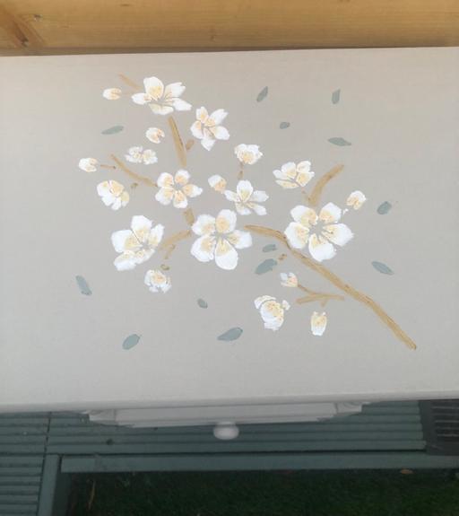 Buy & Sell Yardley Birmingham - Photos for UNIQUE SIDE TABLE