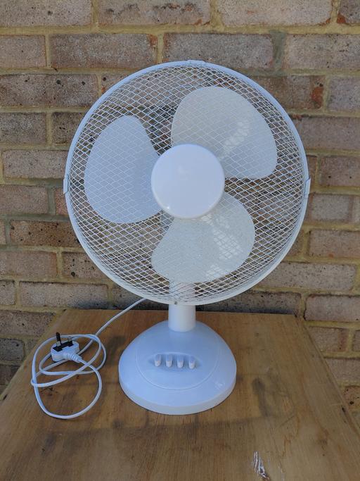 Buy & Sell Shirley South East London - Photos for 12 inch Oscillating Fan by Challenge. White.