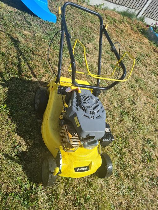 Buy & Sell Coventry Coventry - Photos for challenge petrol lawnmower