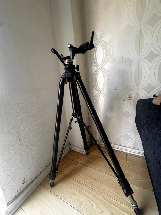 Buy & Sell The Broadway Bradford - Photos for Manfrotto 055B - Tripod