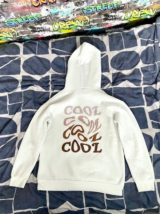 Buy & Sell Claverhouse East Industrial Estate Dundee - Photos for White Graphic Hoodie – Size L – £10