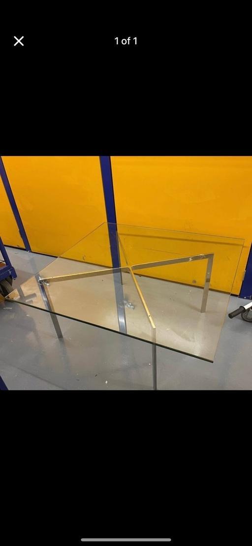 Buy & Sell Grove Park South East London - Photos for Square Tempered Glass Coffee Table