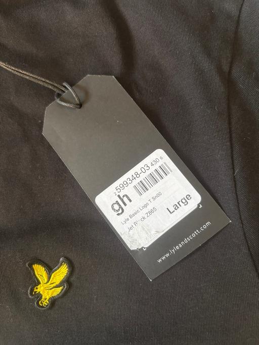 Buy & Sell Burton Joyce Gedling - Photos for Lyle and Scott all black t shirt basic L