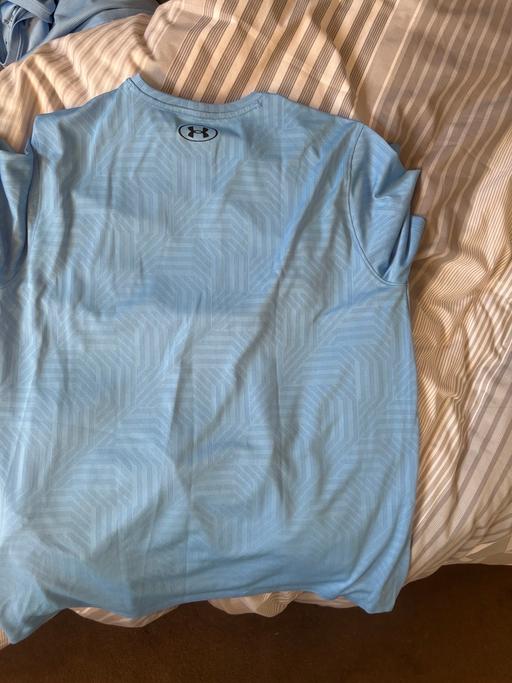Buy & Sell Burton Joyce Gedling - Photos for Under armour blue gym top