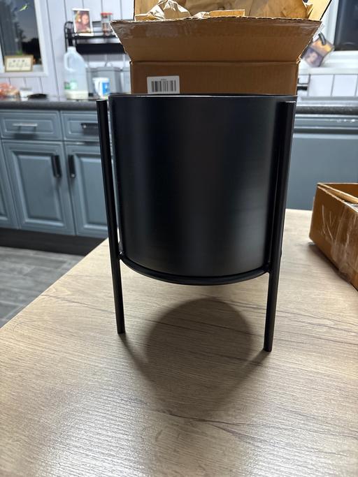 Buy & Sell Duckmanton Chesterfield - Photos for Very home standing metal planter