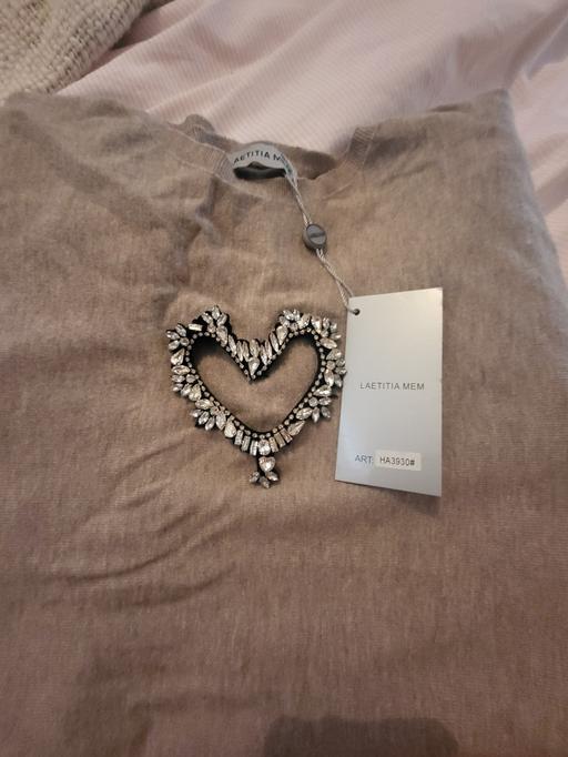 Buy & Sell Goose Green Wigan - Photos for Heart cut out top New with tags