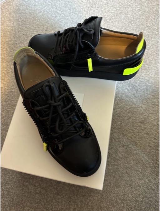 Buy & Sell Waddon South East London - Photos for Giuseppe Zanotti