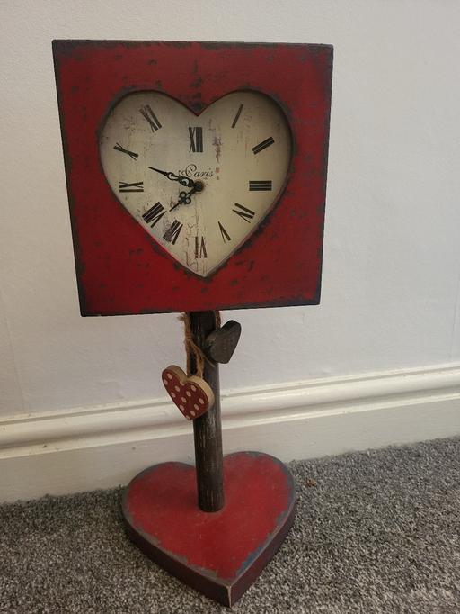 Buy & Sell Goose Green Wigan - Photos for Heart clock