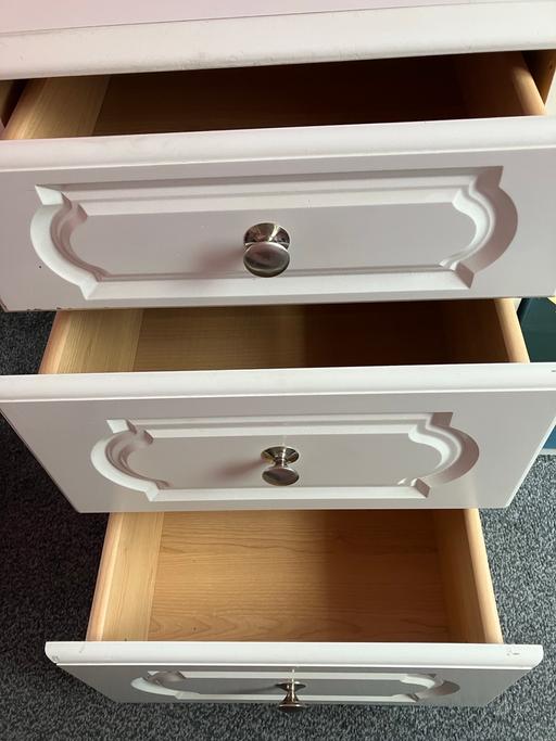 Buy & Sell Robin Hood Leeds - Photos for White bed side drawers