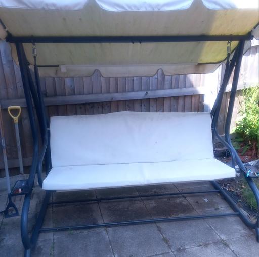 Buy & Sell West Bromwich Sandwell - Photos for 3 seater chair swing