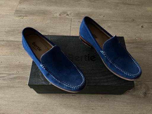 Buy & Sell Chinatown Central London - Photos for BLUE SUEDE SHOES BY BERTIE SIZE 6 IN MINT CO