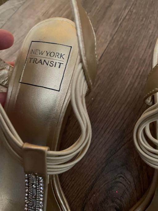 Buy & Sell Carlton Gedling - Photos for New York transit size 39 sandals