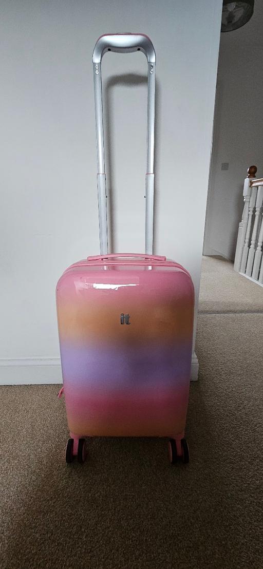 Buy & Sell Castleton Rochdale - Photos for suitcase