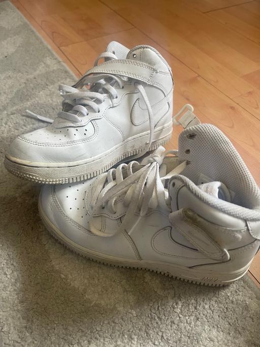 Buy & Sell Moxley Walsall - Photos for Size 2 Nike trainers