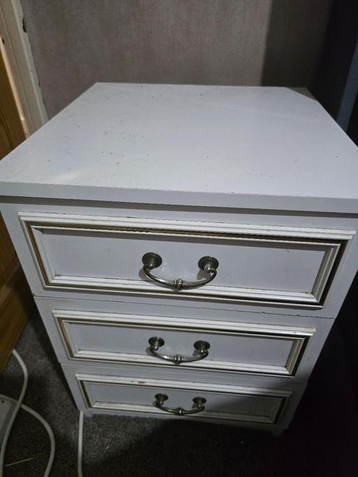 Buy & Sell Kitts Green Birmingham - Photos for 2 white bedside tables