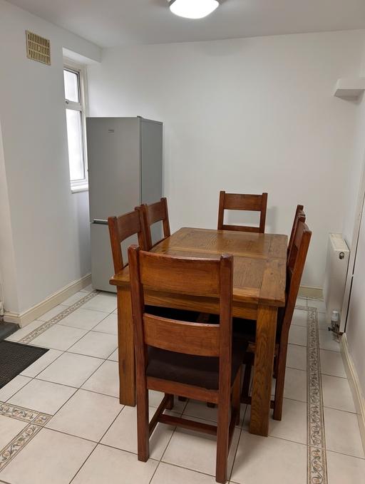 Buy & Sell Milton Keynes City Centre Milton Keynes - Photos for Dining table and 6 chairs