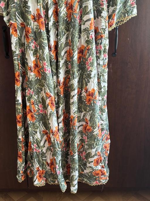 Buy & Sell Oxley Wolverhampton - Photos for Floral long dress/ abaya