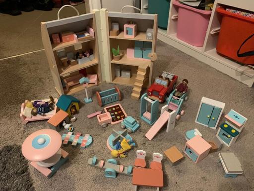 Buy & Sell Wychbold Wychavon - Photos for Wooden doll house and accessories