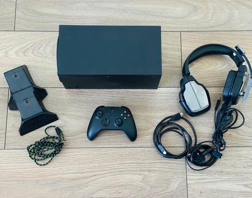 Buy & Sell Stourbridge Dudley - Photos for XBox Series X - 1TB 4K- Charging Dock Headset