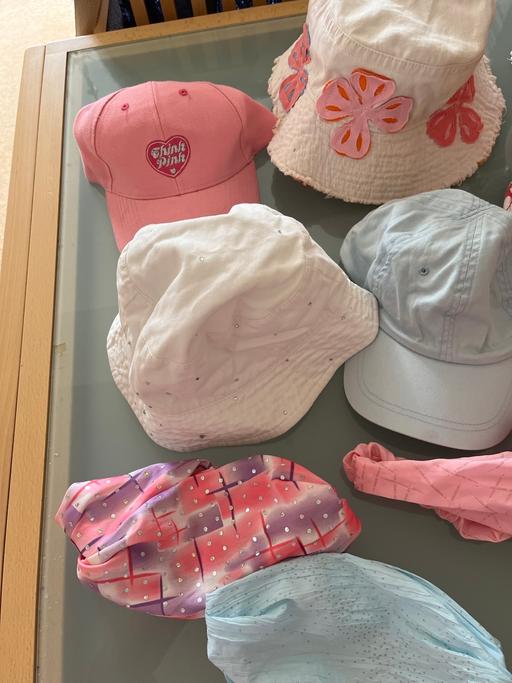 Buy & Sell Ettingshall Park Wolverhampton - Photos for SELECTION OF GIRLS SUNHATS/CAPS