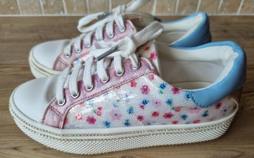 Buy & Sell Welling Bexley - Photos for Girl's Steve Madden Trainers