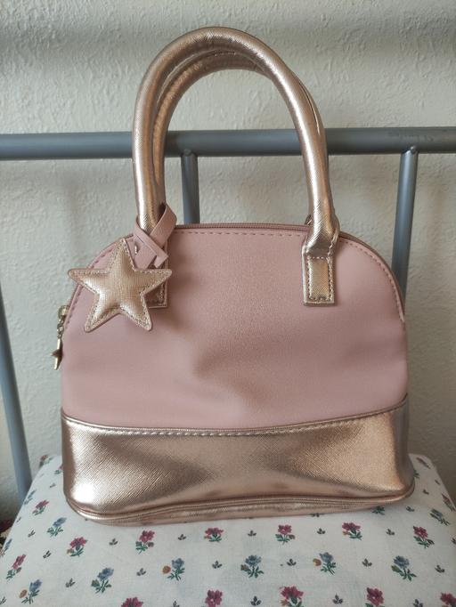 Buy & Sell Grafton Street Industrial Estate West Northamptonshire - Photos for New beautiful hand bag