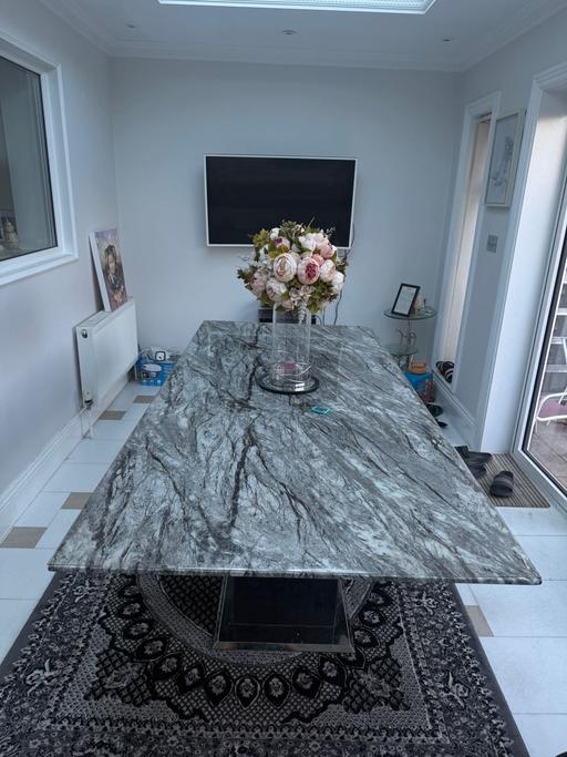Buy & Sell Barking Barking and Dagenham - Photos for 8 seater dining table