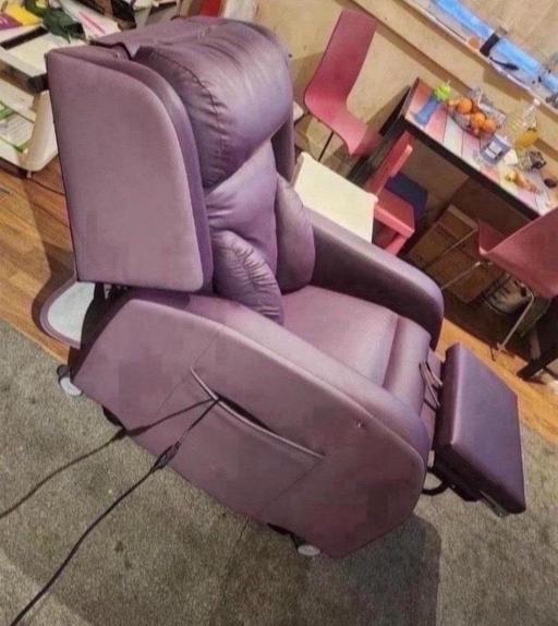 Buy & Sell Croydon Croydon - Photos for SEMINAR MOBILITY RISER RECLINER-DELIVERY AV.