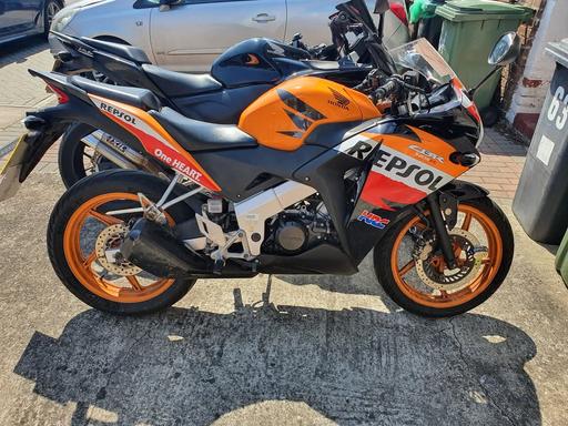 Vehicles Grove Park South East London - Photos for 125cc Honda repsol