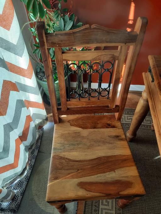 Buy & Sell Hale Village Halton - Photos for Jali dining table and chairs