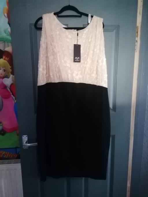 Buy & Sell Leamore Walsall - Photos for Brand new size 26 dress