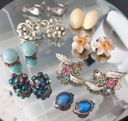 Buy & Sell Thatto Heath Saint Helens - Photos for Collection of beautiful vintage earrings